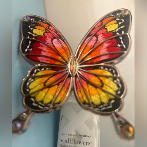 B&BW Wallflower Plug Embroidered Monarch Butterfly BBW NEW - Picture 4 of 5